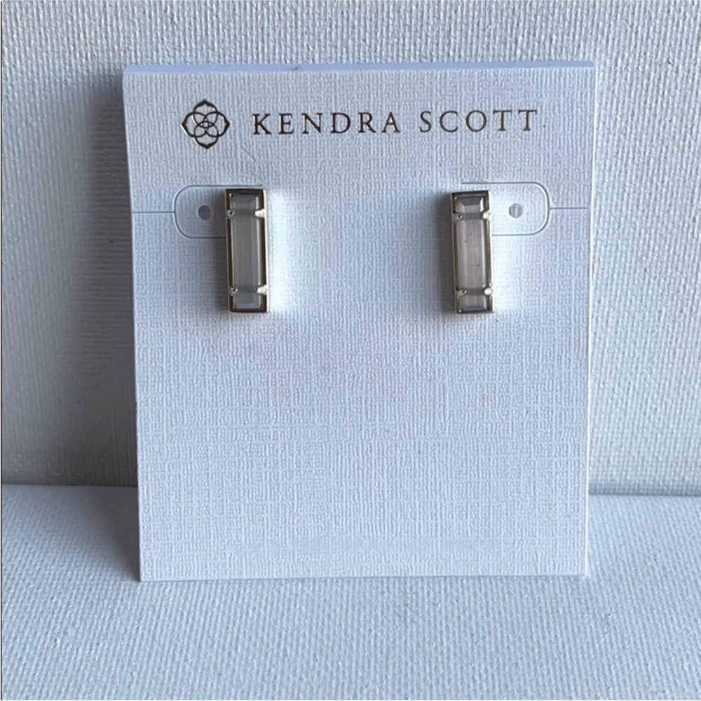 Kendra Scott Lady Gold Stud Earrings New with tags! Never been worn! - Picture 2 of 9